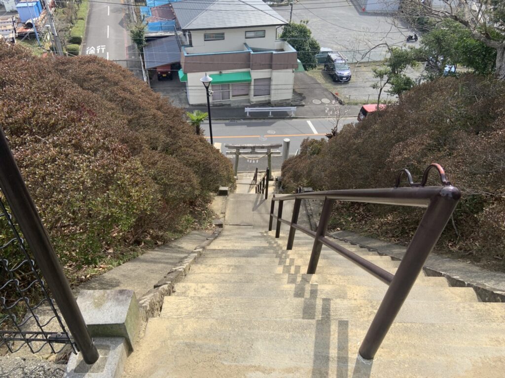 琴平神社本殿の階段